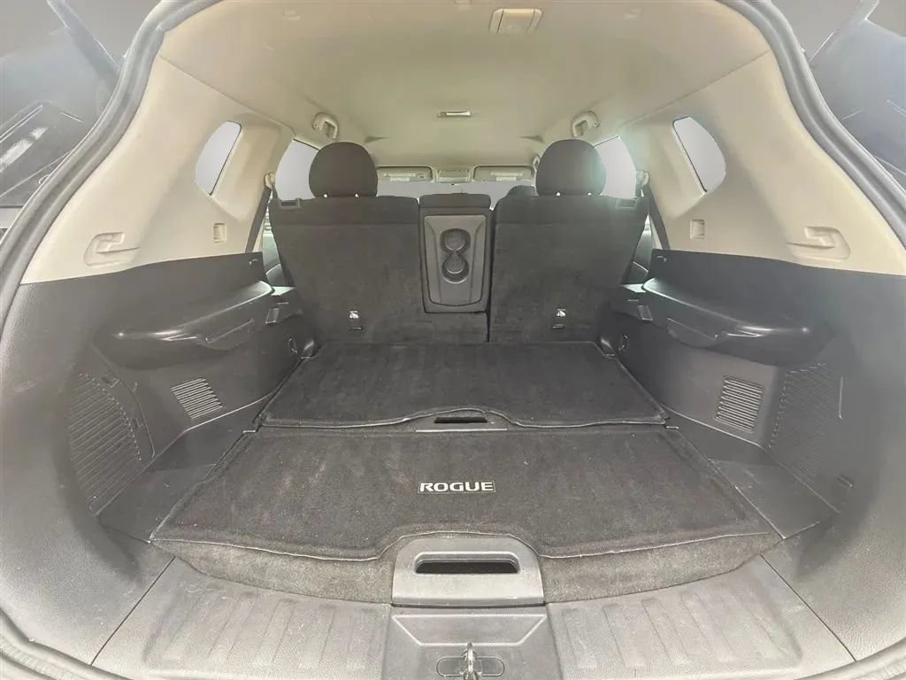 Used 2018 Nissan Rogue S AWD/4WD image 31