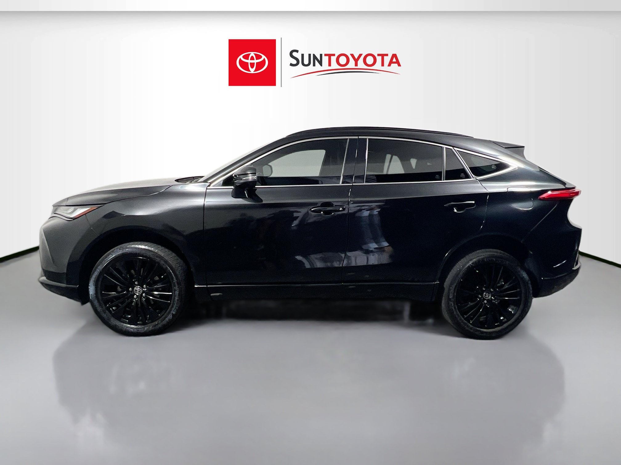Used 2024 Toyota Venza Nightshade AWD/4WD image 7