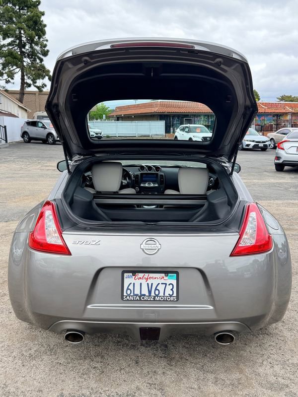 Used 2009 Nissan 370Z Touring w/ Sport Pkg RWD image 16