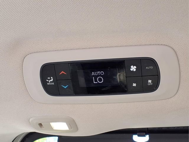 Used 2019 Chrysler Pacifica Limited FWD image 23