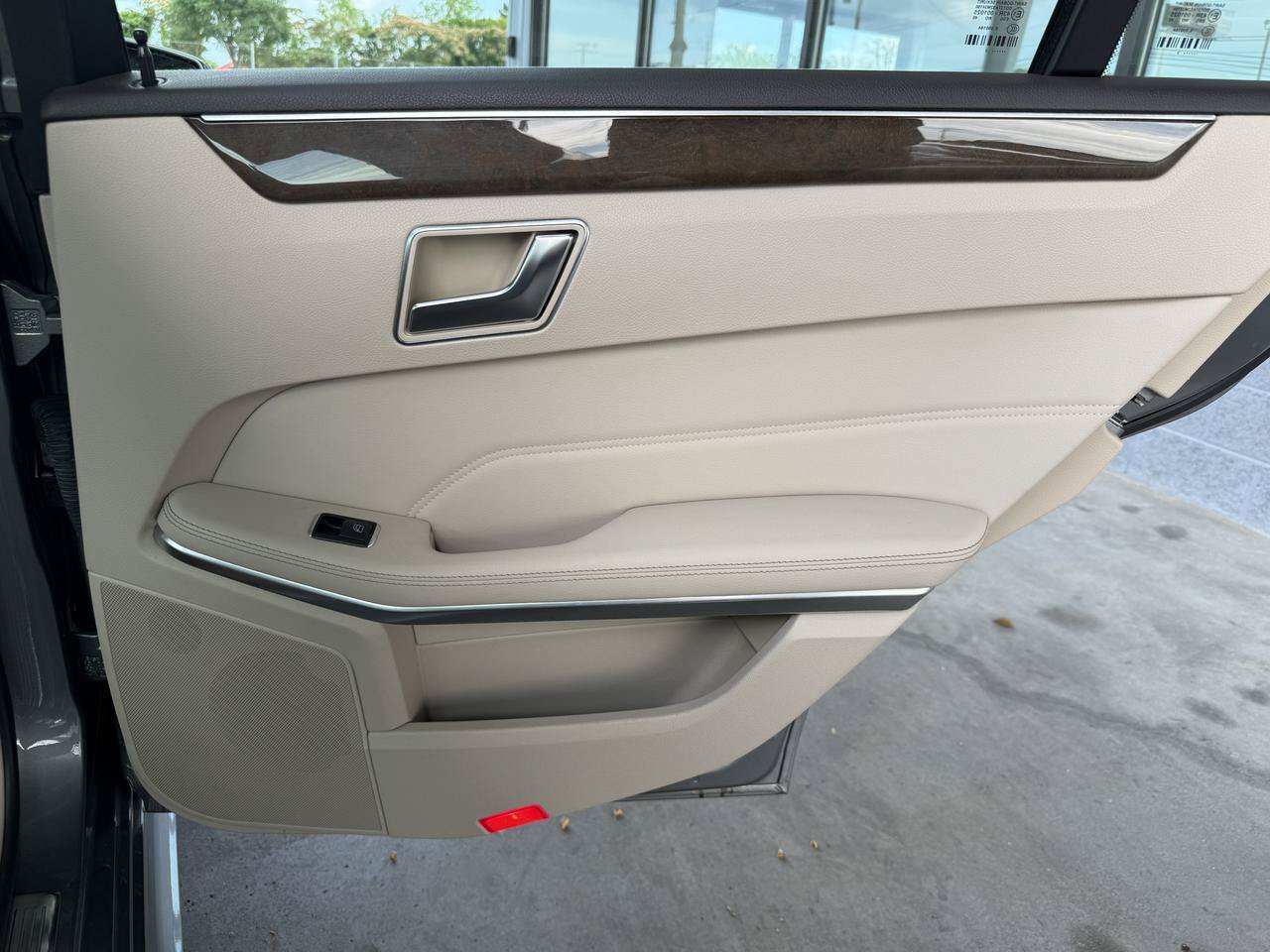 Used 2014 Mercedes-Benz E 350 4MATIC Sport image 31