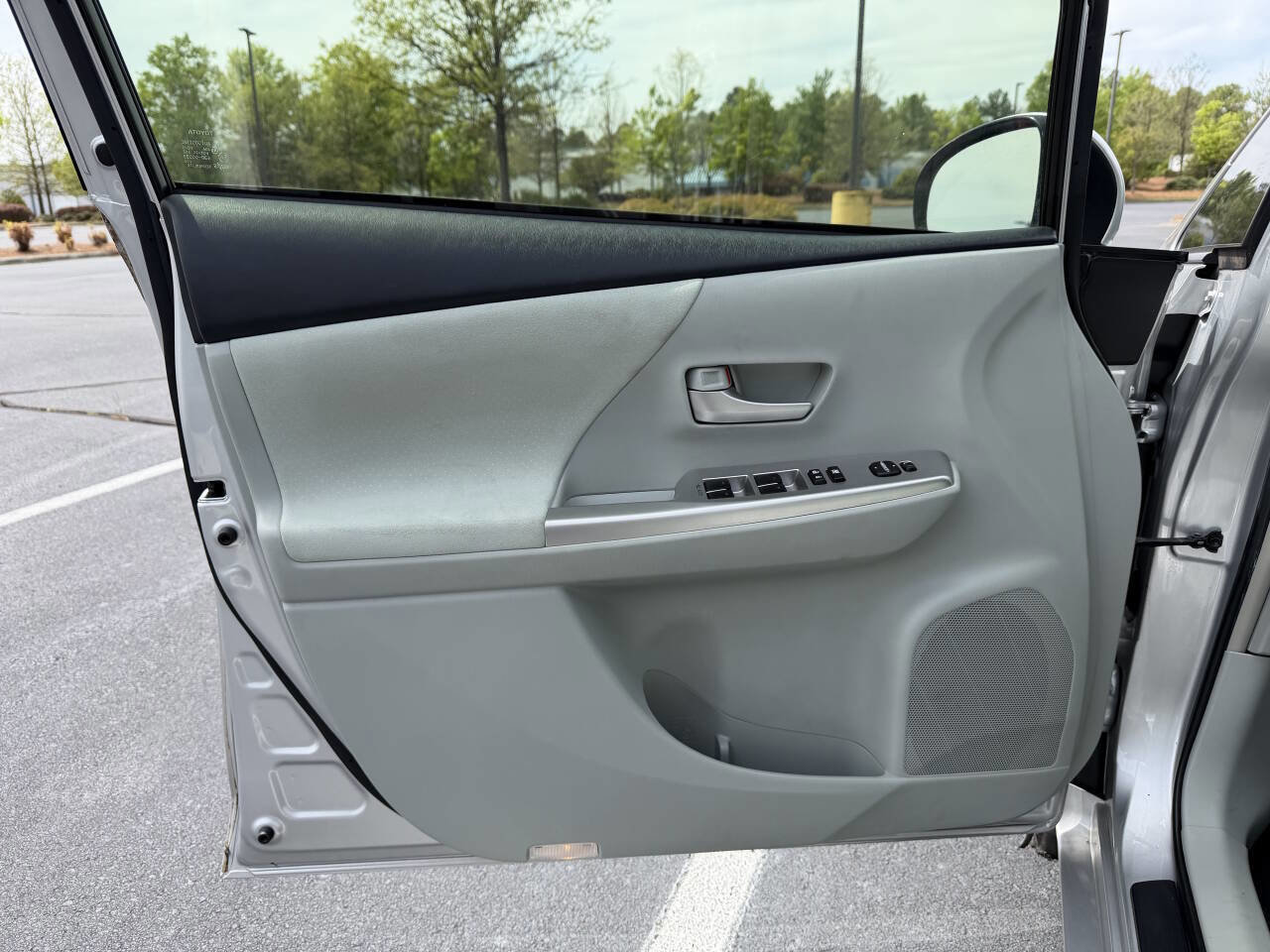 Used 2013 Toyota Prius V Three FWD image 10