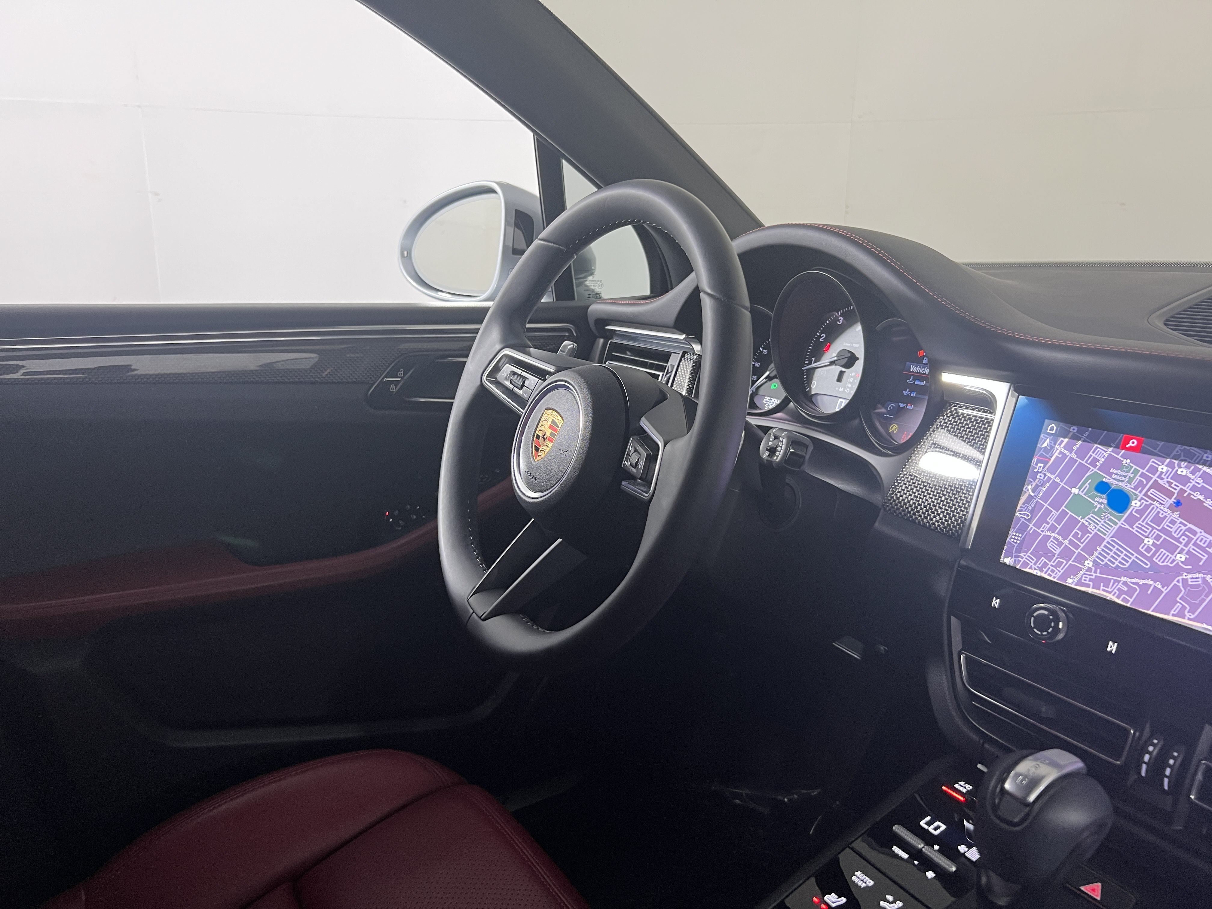 Certified 2025 Porsche Macan S AWD/4WD image 12