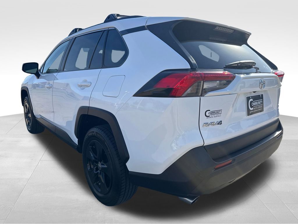 Used 2025 Toyota RAV4 XLE w/ Convenience Package AWD/4WD image 4