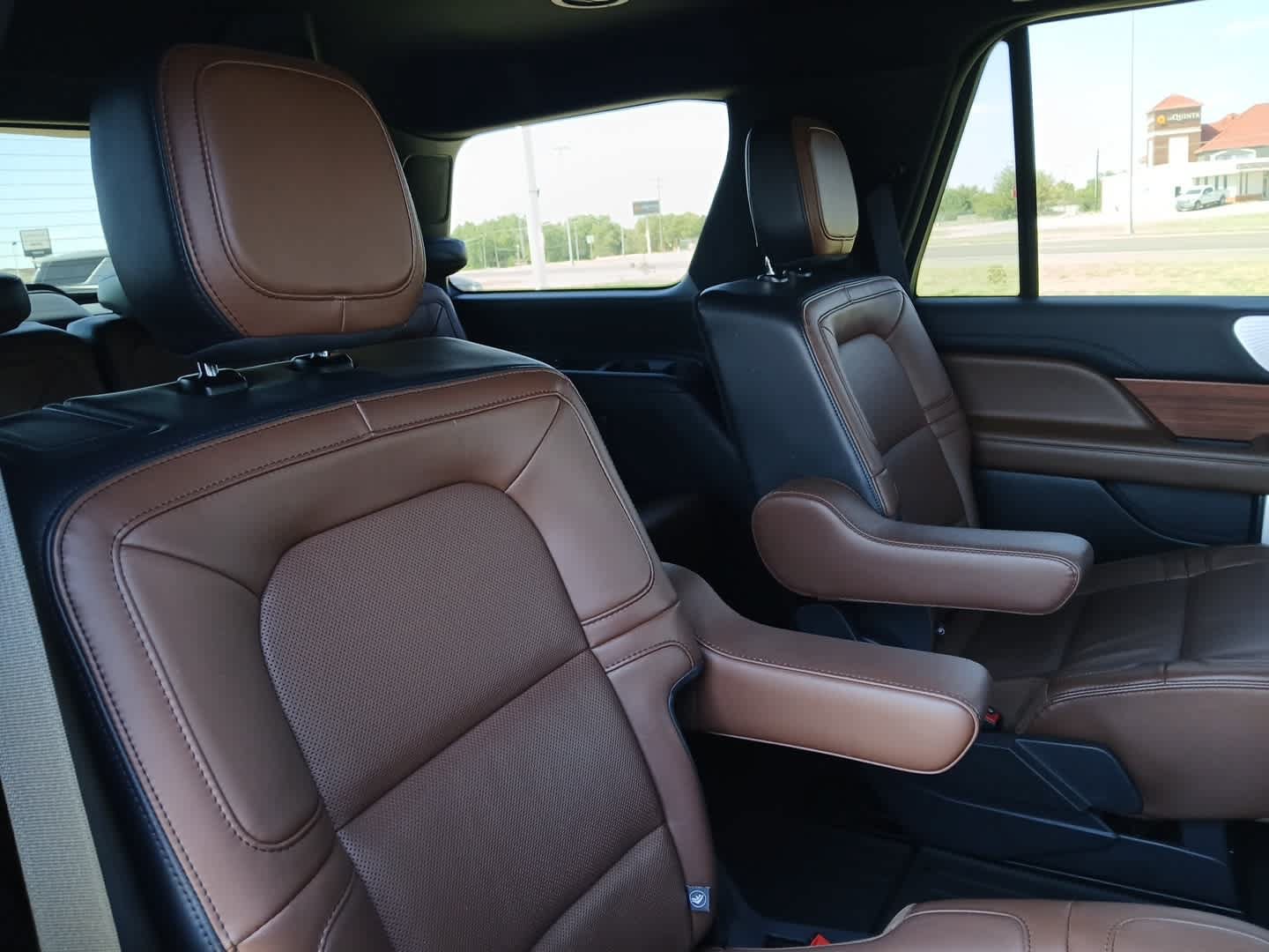 Used 2024 Lincoln Navigator Reserve AWD/4WD image 64