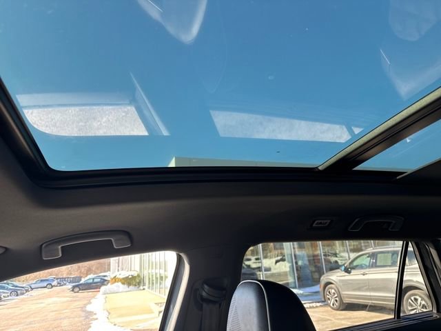 Certified 2025 Volkswagen Atlas Cross Sport SEL Premium R-Line image 28