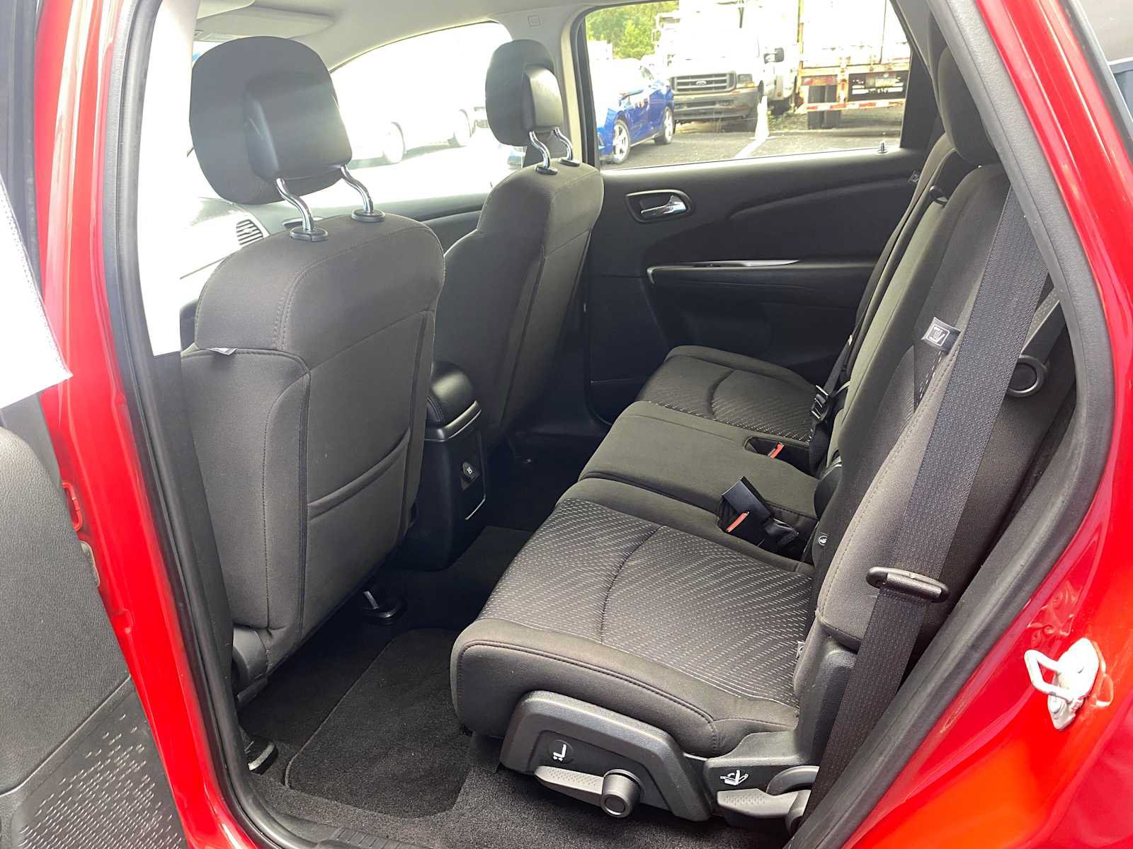 Used 2018 Dodge Journey SE FWD image 10