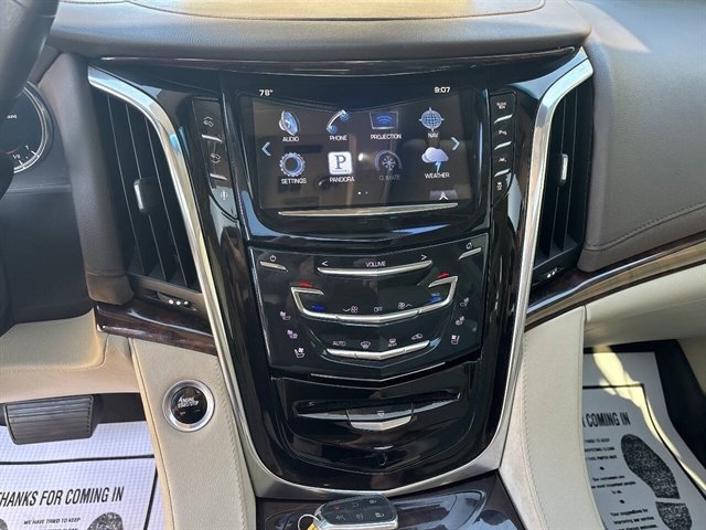 Used 2016 Cadillac Escalade Luxury AWD/4WD image 6