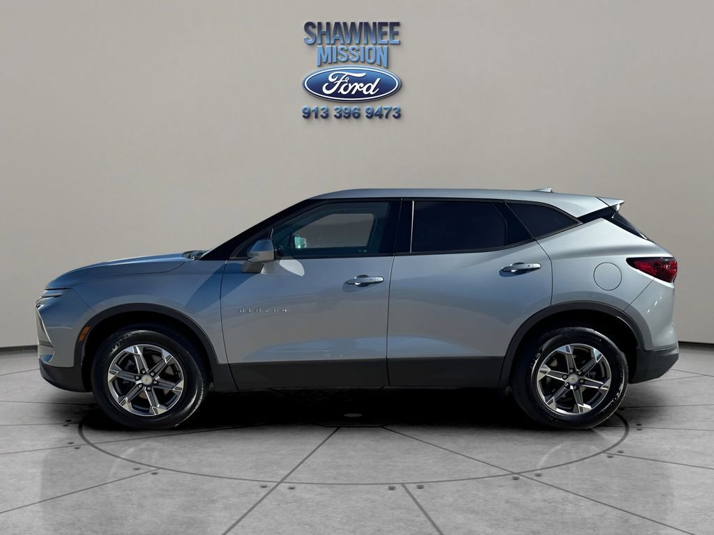 Used 2023 Chevrolet Blazer LT image 2