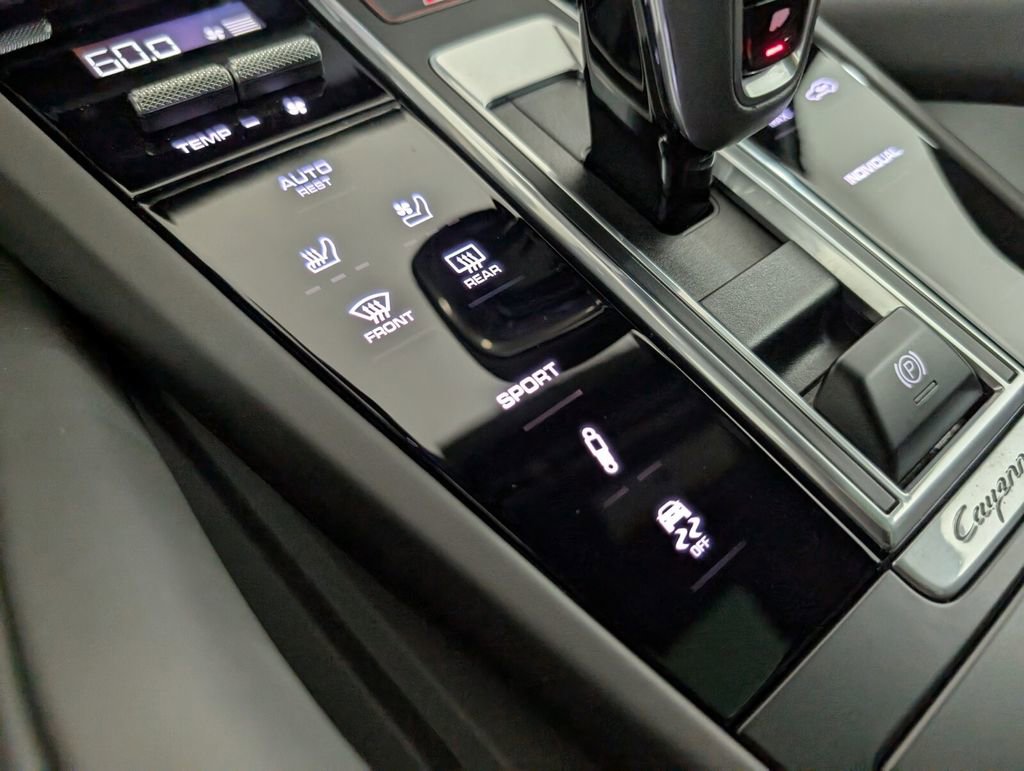 Used 2021 Porsche Cayenne S image 25