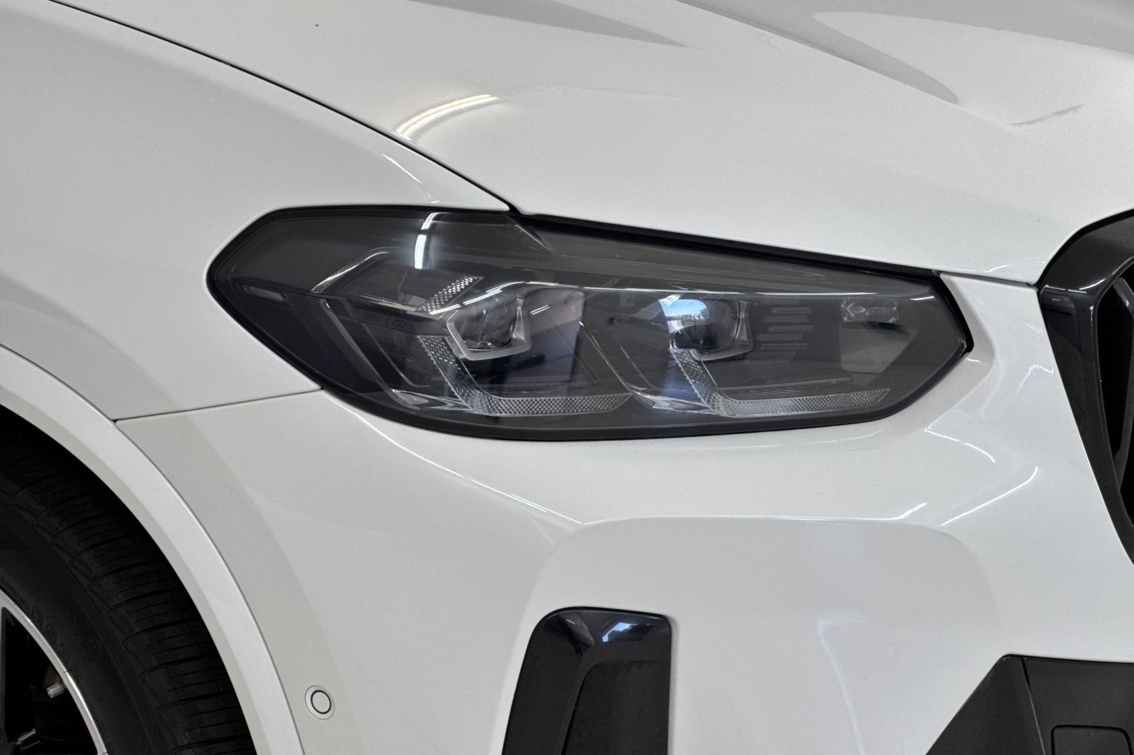 Used 2024 BMW X3 sDrive30i w/ Premium Package RWD image 12