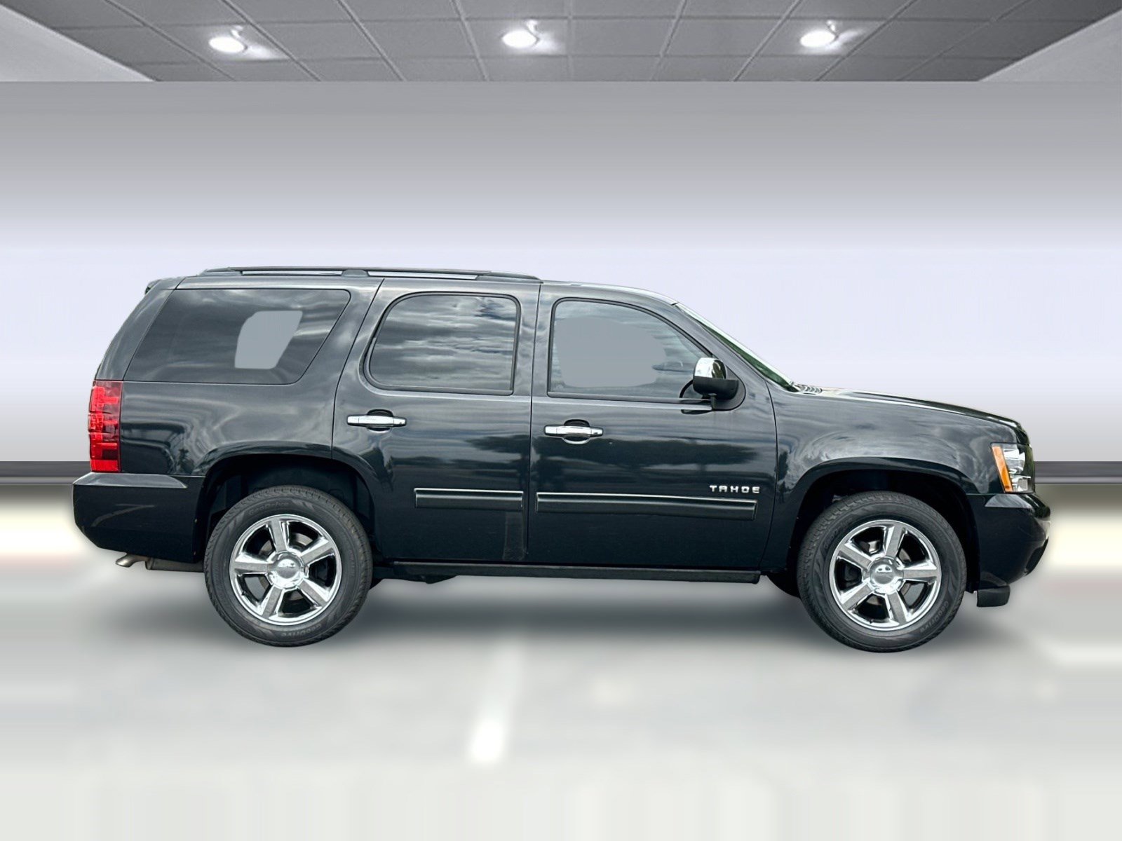 Used 2010 Chevrolet Tahoe LS w/ Regional Value Package RWD image 7