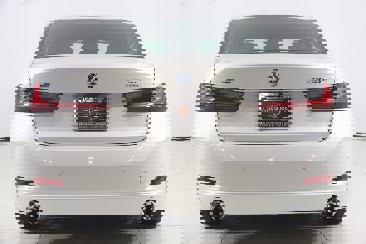 Used 2023 BMW 330e xDrive w/ Premium Package image 54