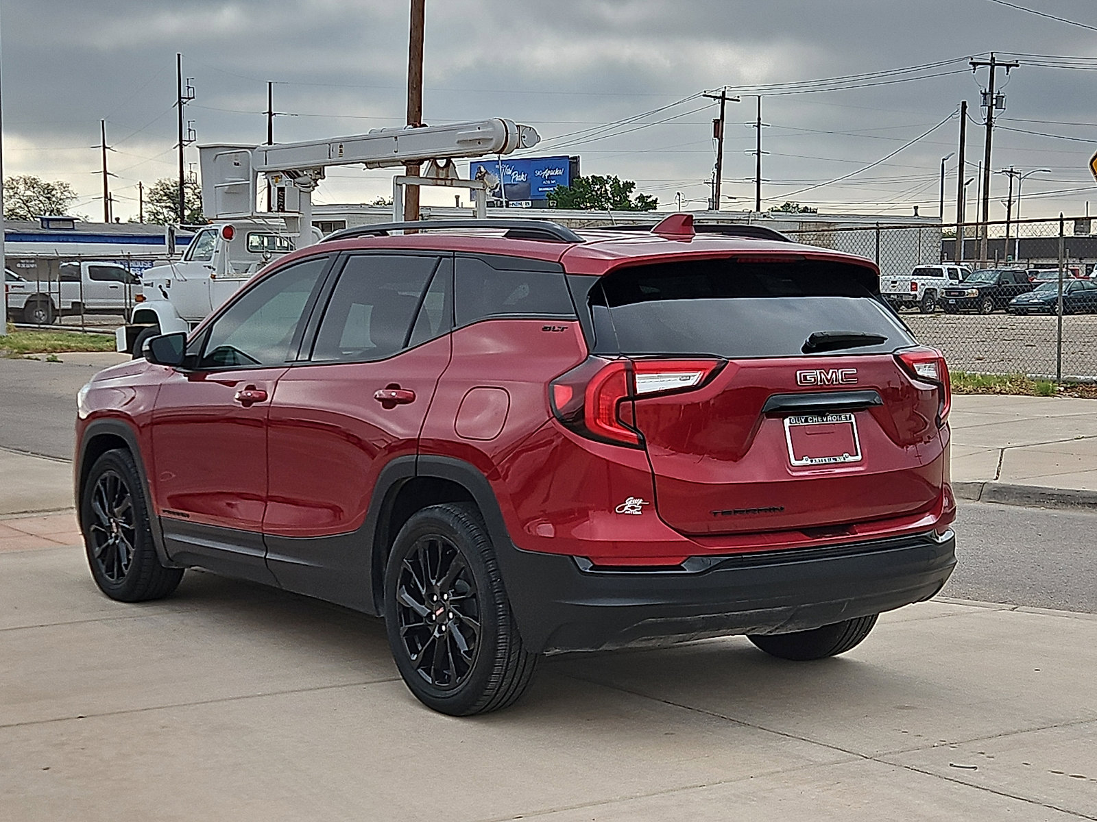 Used 2024 GMC Terrain SLT w/ Elevation Edition image 3