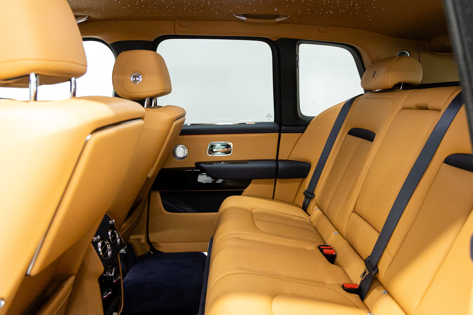 Certified 2025 Rolls-Royce Cullinan AWD/4WD image 49