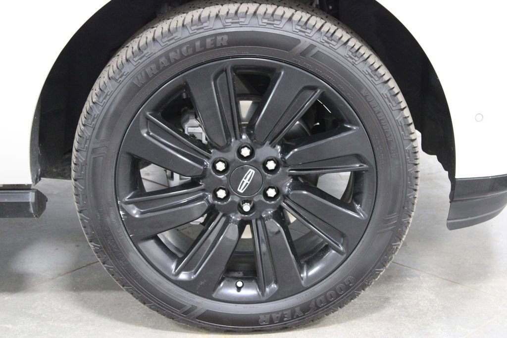 Used 2024 Lincoln Navigator Reserve image 12