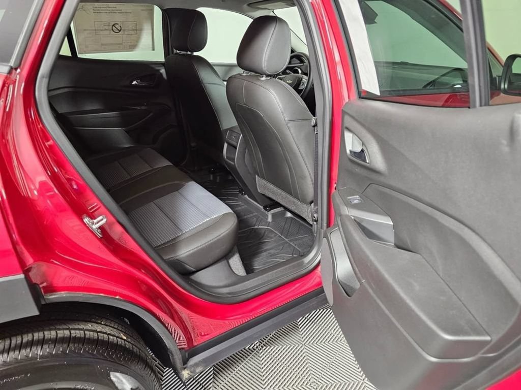 New 2026 Chevrolet Trax LT w/ Driver Confidence Package FWD image 16