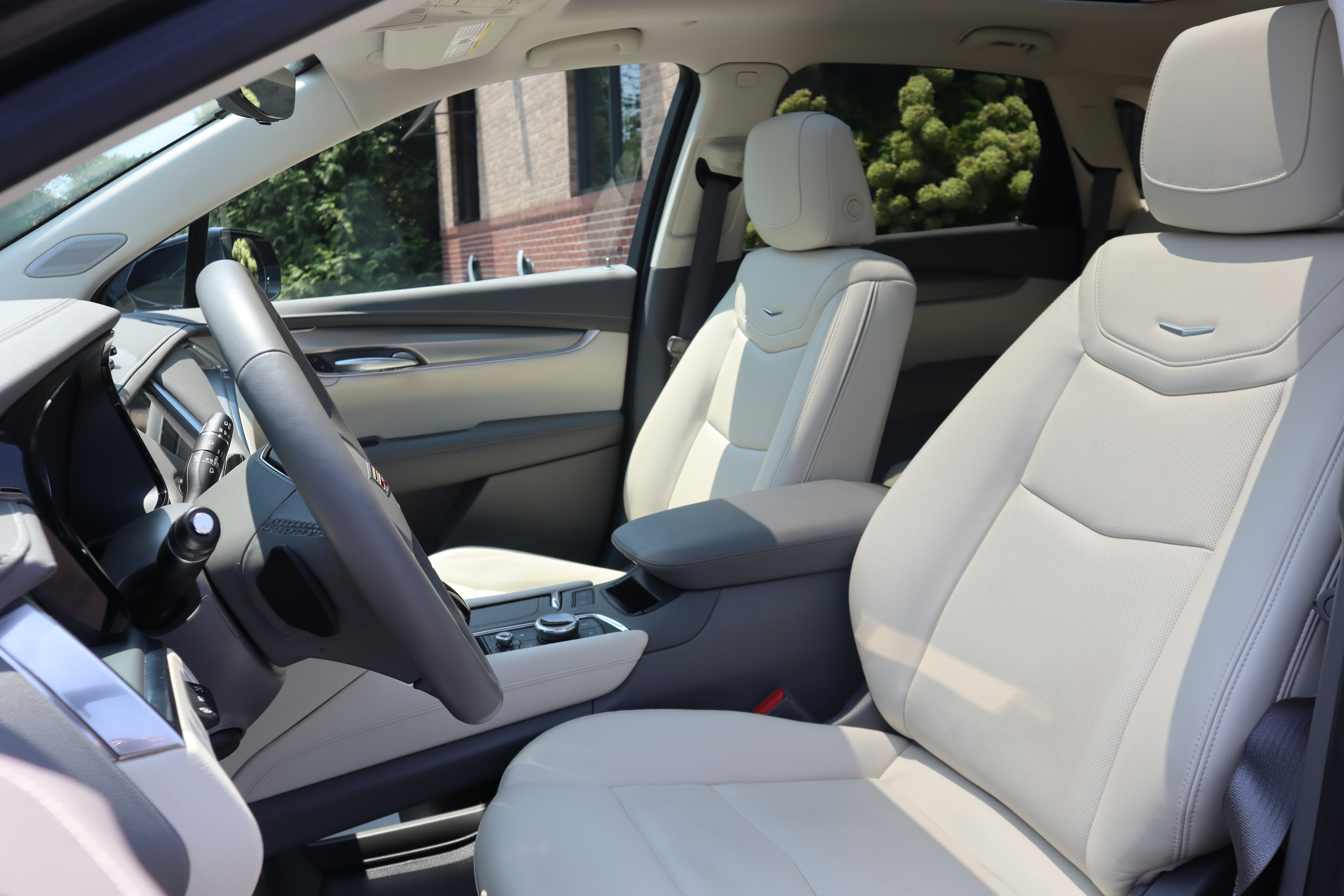 Used 2024 Cadillac XT5 Premium Luxury w/ Technology Package FWD image 23