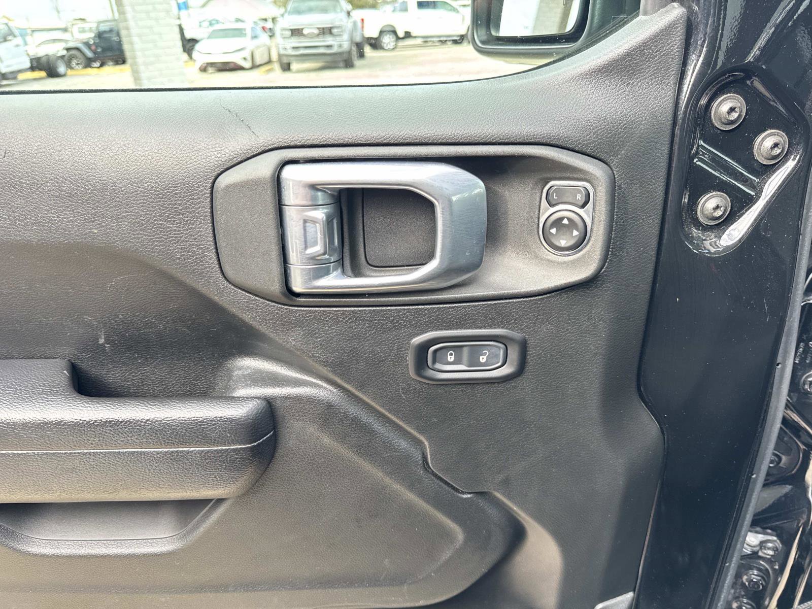 Used 2022 Jeep Wrangler Unlimited Sport image 19