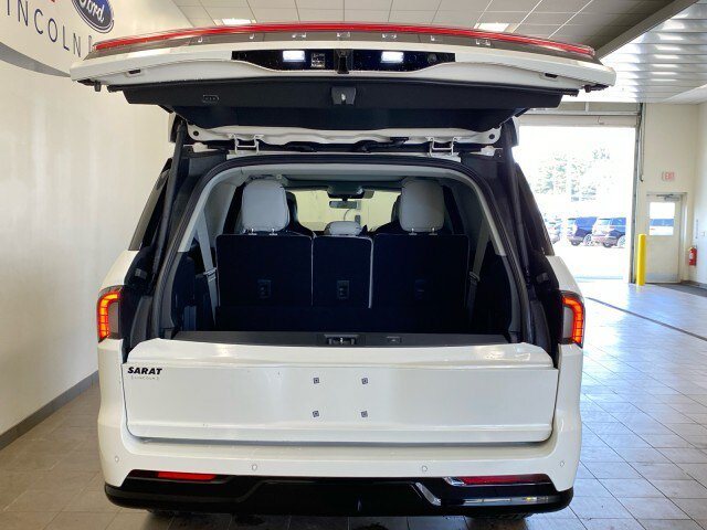 New 2026 Lincoln Navigator L Black Label AWD/4WD image 7