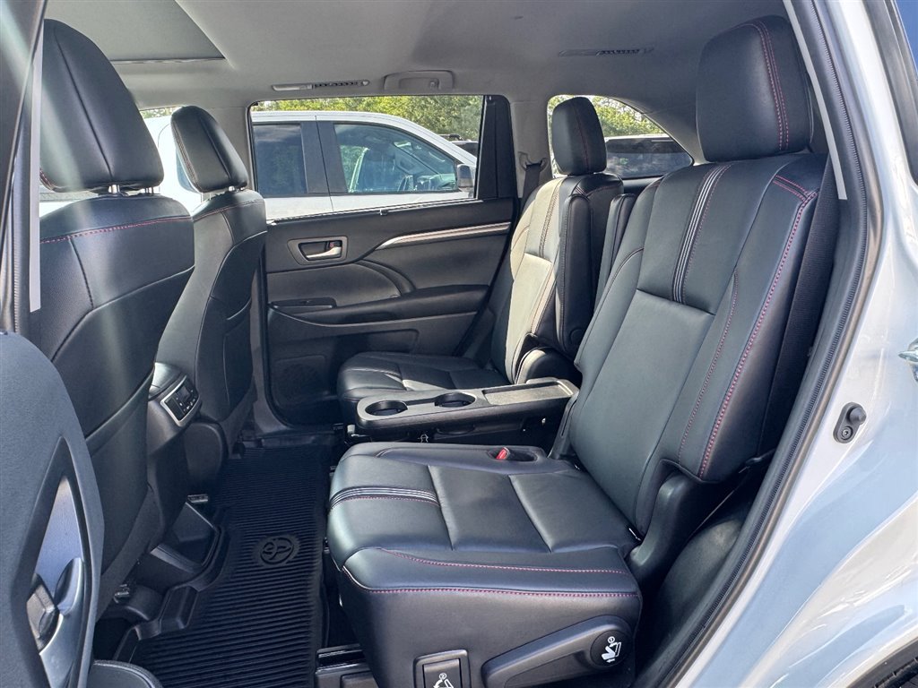 Used 2019 Toyota Highlander SE AWD/4WD image 20