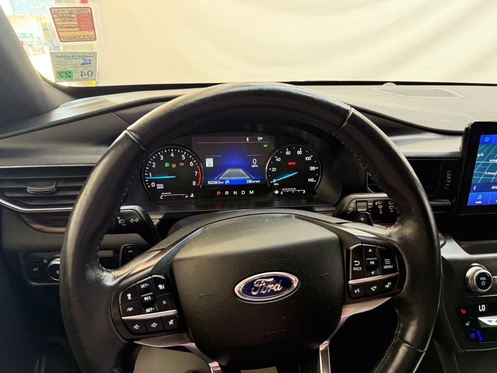 Used 2020 Ford Explorer Limited image 12