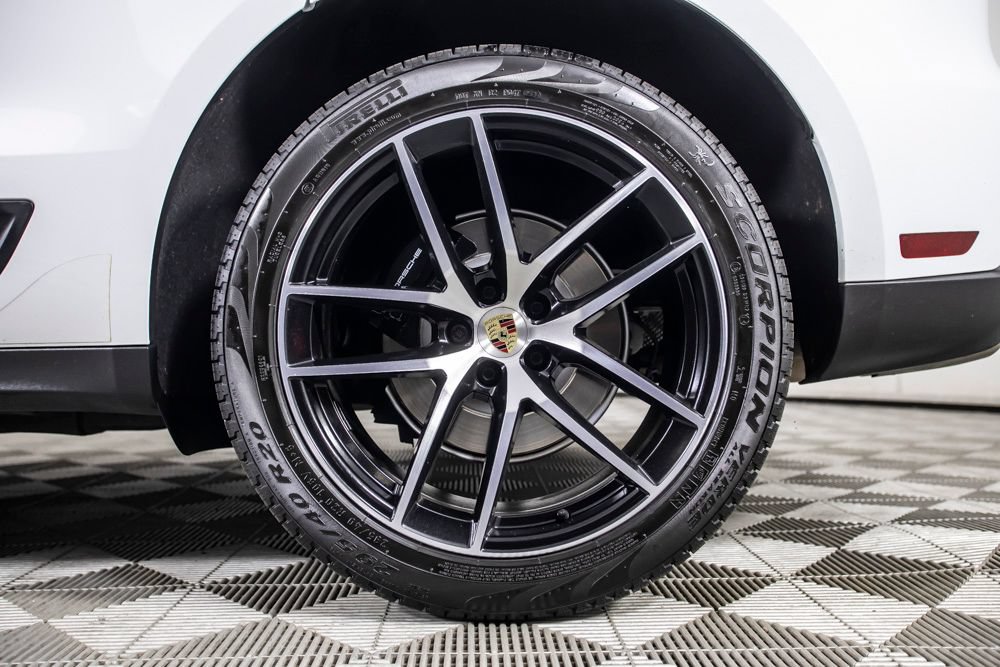 Used 2024 Porsche Macan w/ Premium Plus Package AWD/4WD image 41
