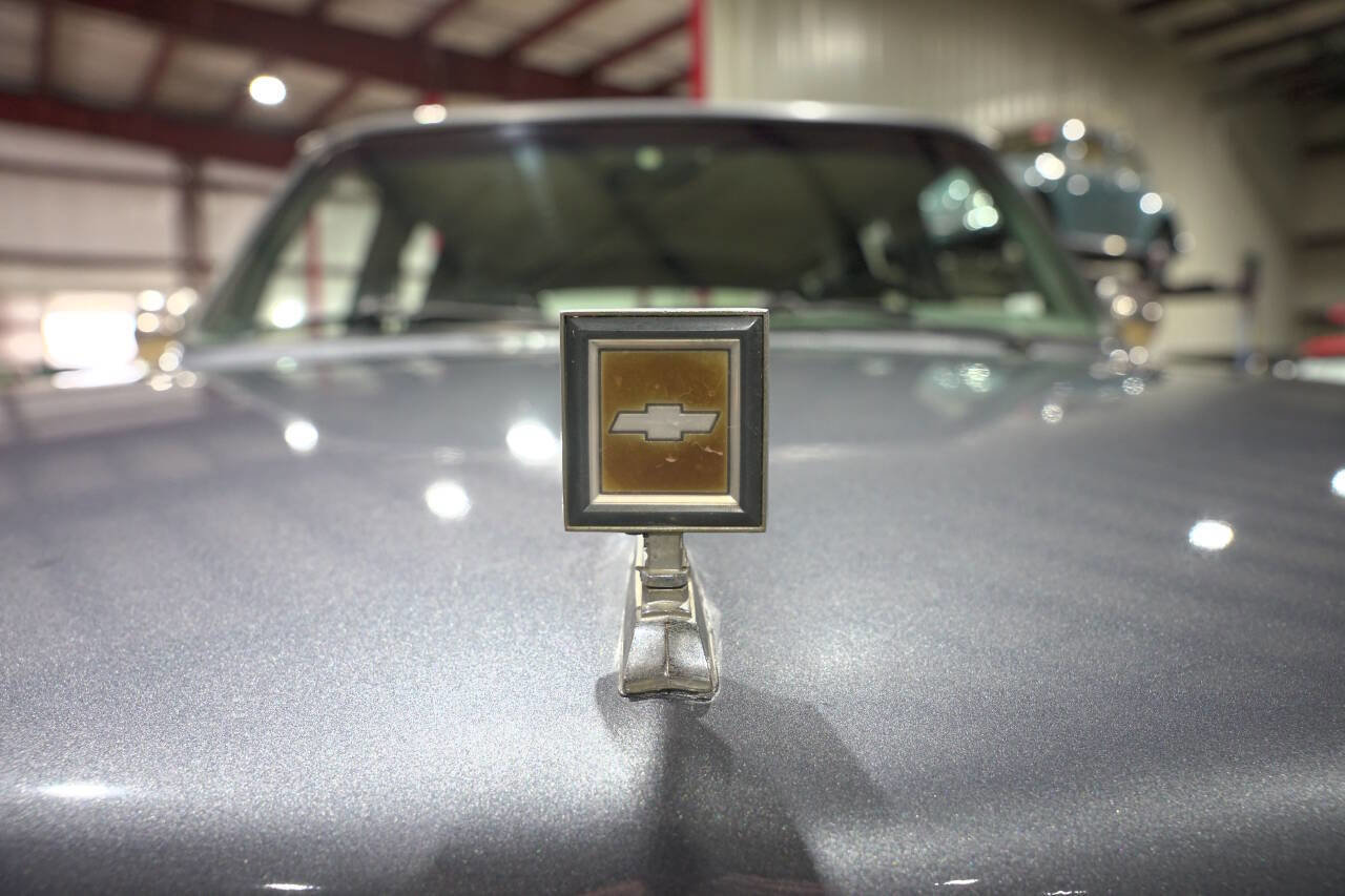 Used 1987 Chevrolet Suburban 4WD image 21