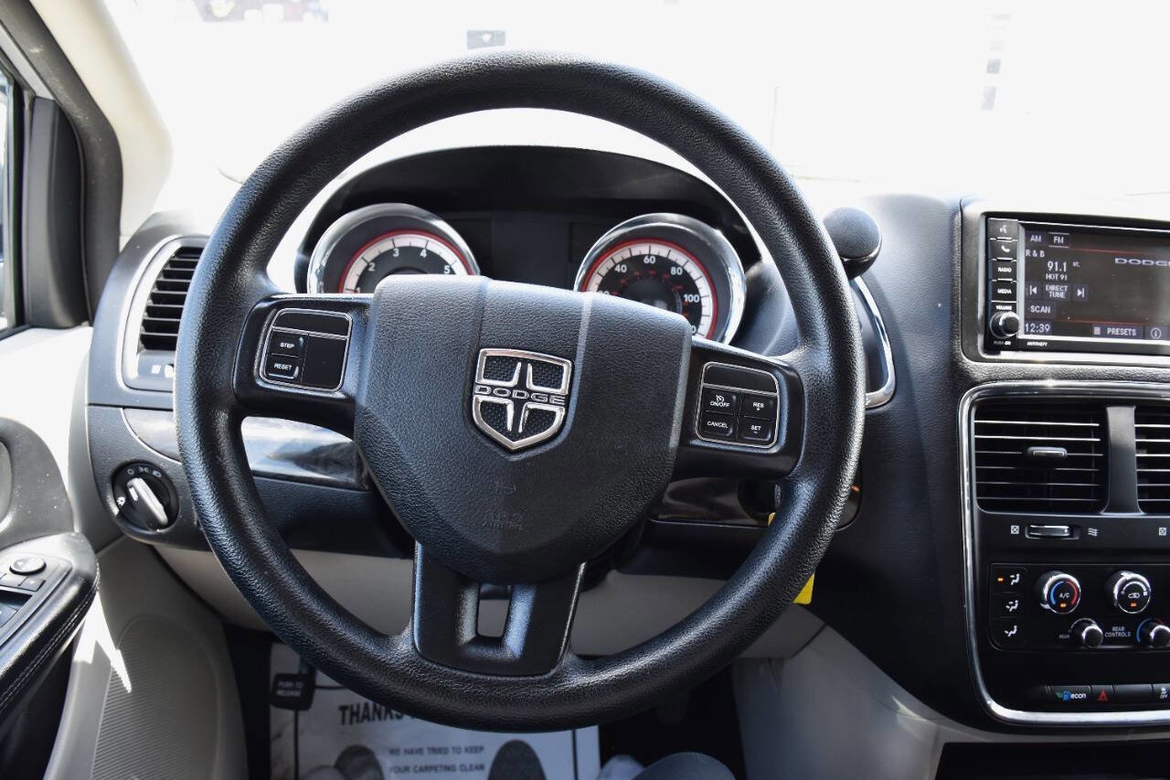 Used 2019 Dodge Grand Caravan SE image 24