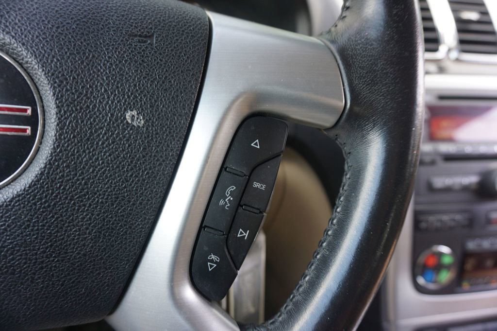 Used 2010 GMC Acadia SLT FWD image 8