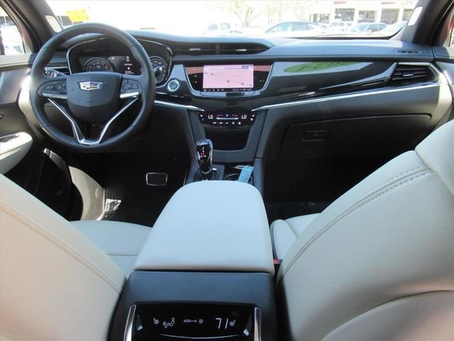 Used 2024 Cadillac XT6 Sport w/ Technology Package AWD/4WD image 13