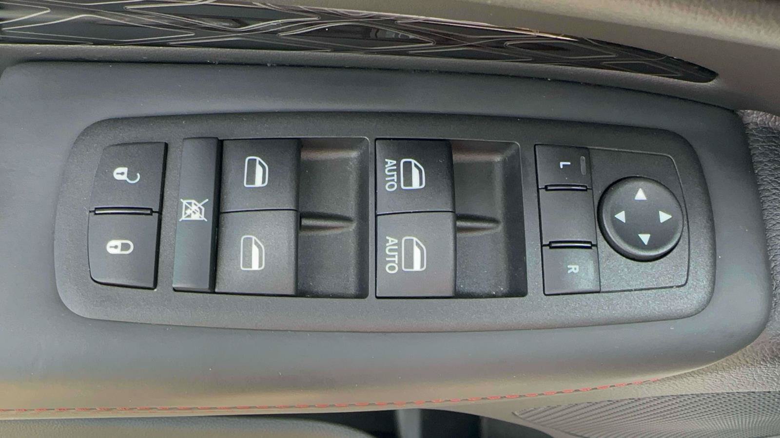 Used 2025 Dodge Durango GT AWD/4WD image 13