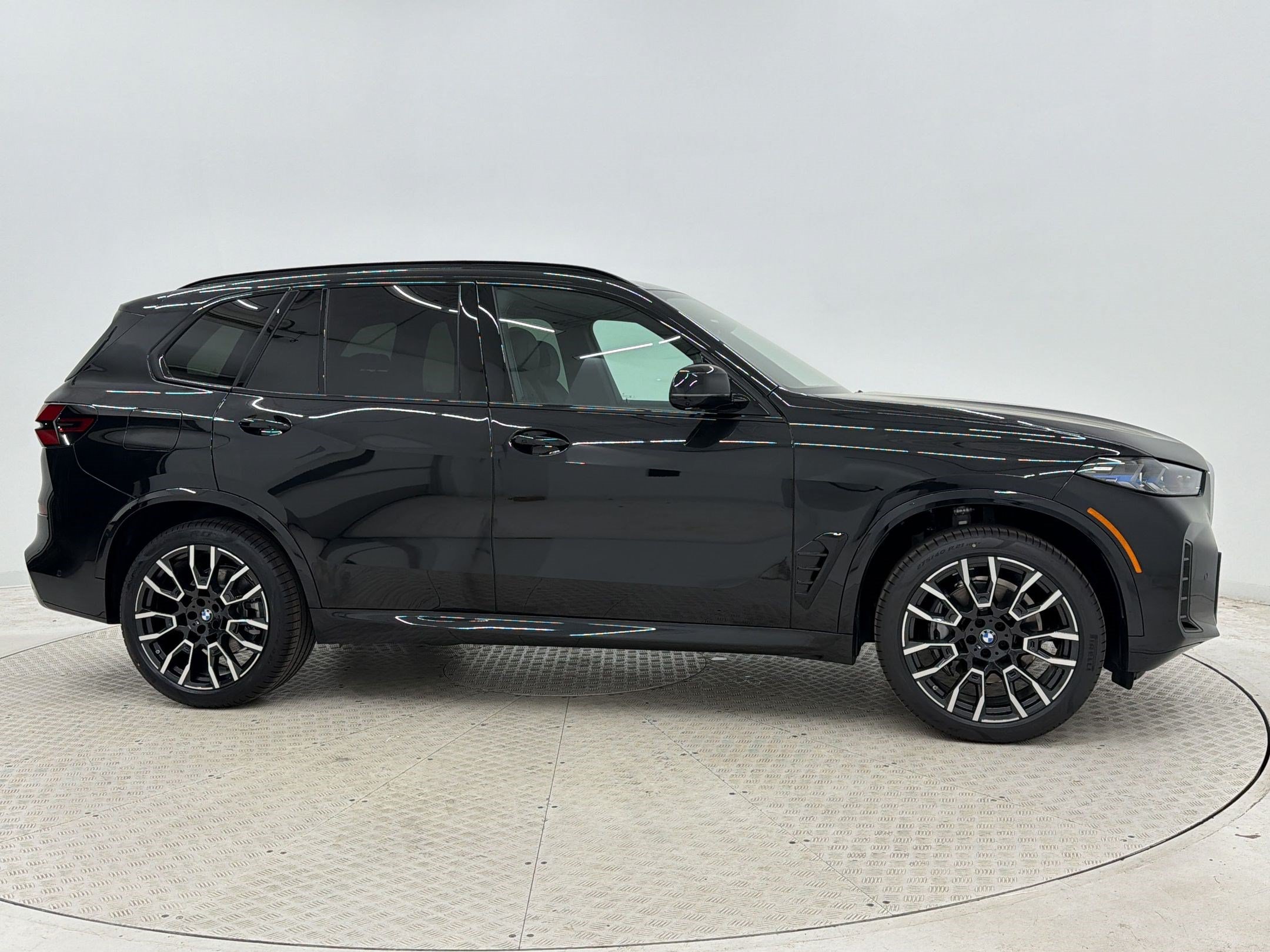 New 2026 BMW X5 xDrive40i w/ M Sport Package AWD/4WD image 8