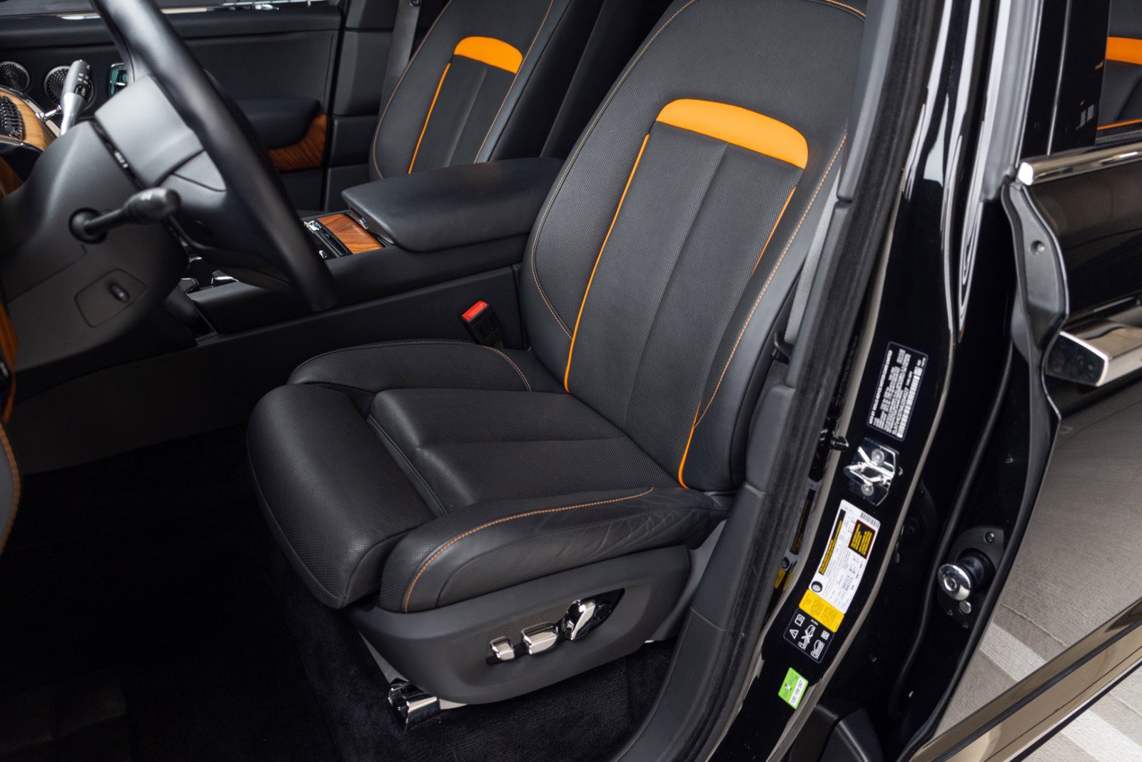 Used 2021 Rolls-Royce Cullinan image 48