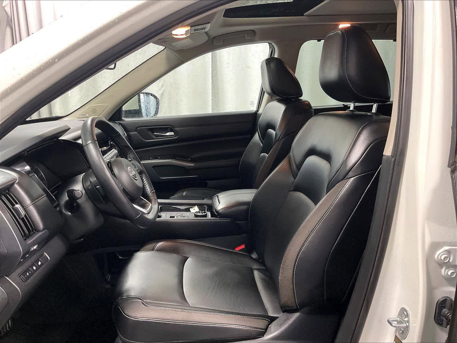 Certified 2024 Nissan Pathfinder SL w/ SL Premium Package AWD/4WD image 10