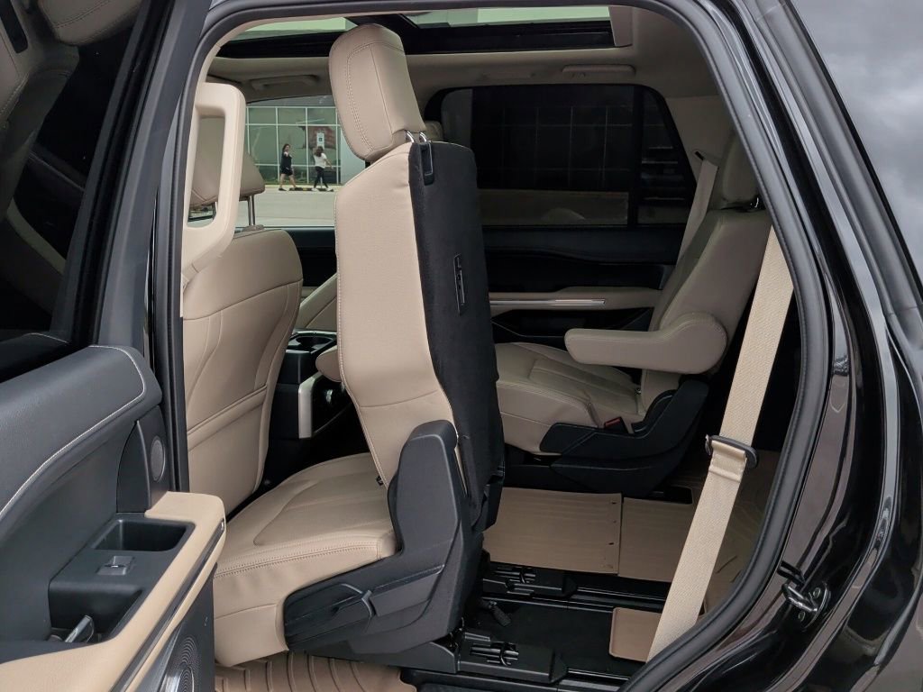 Used 2023 Ford Expedition Limited image 41