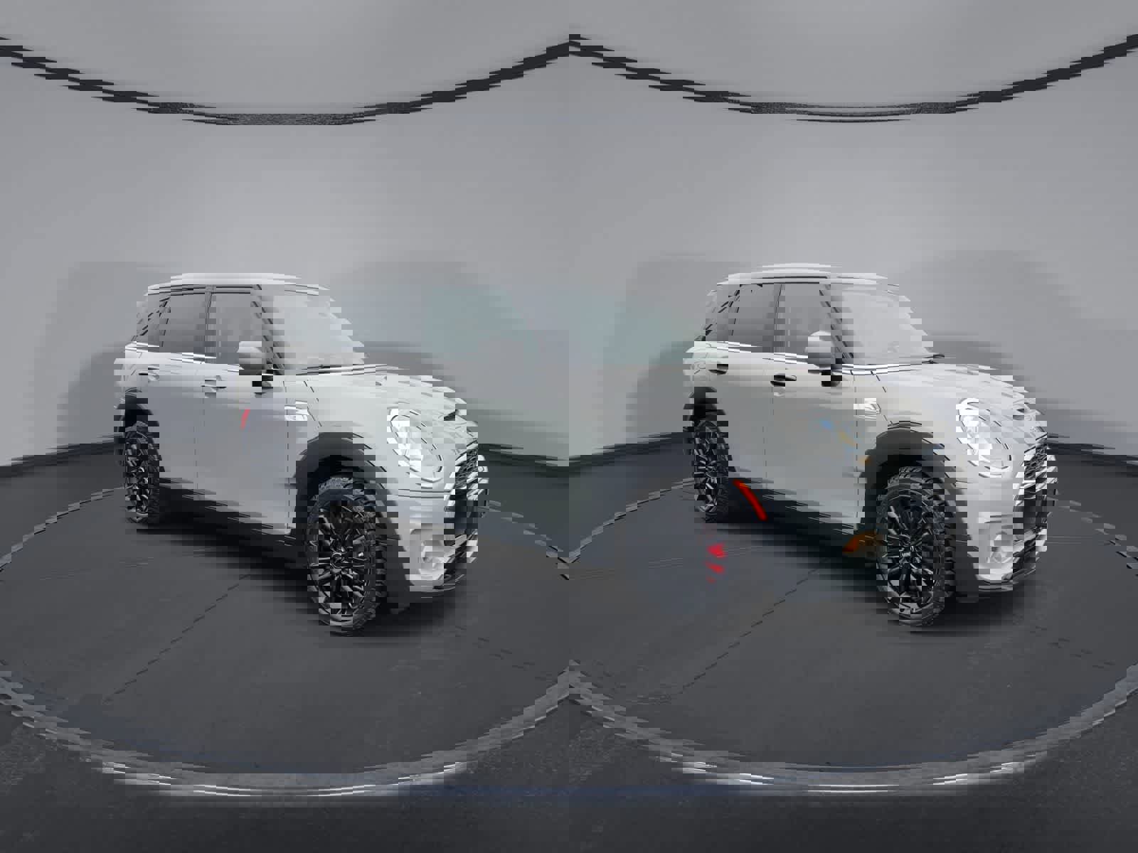 Used 2019 MINI Cooper Clubman S image 2