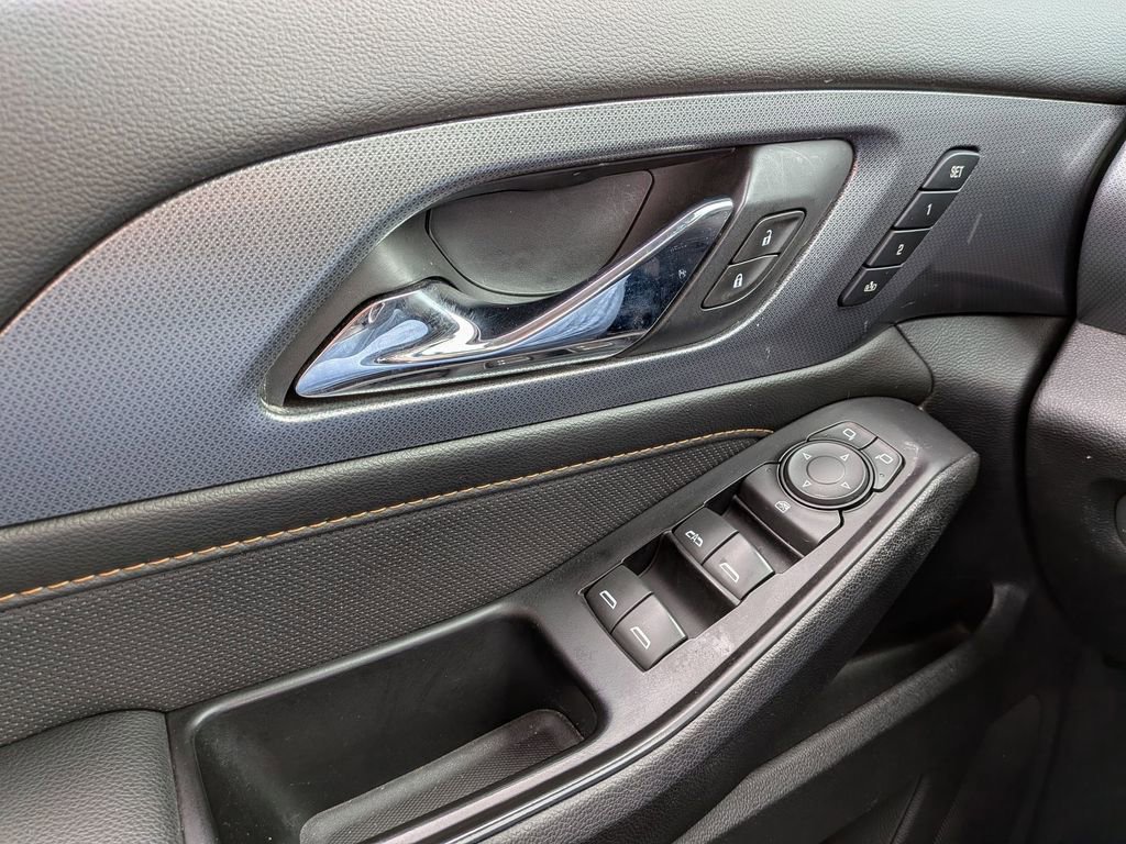 Used 2019 Chevrolet Traverse Premier AWD/4WD image 27