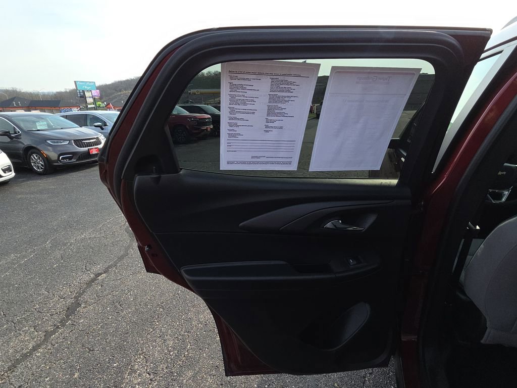 Used 2025 Chevrolet TrailBlazer LT w/ Convenience Package image 26