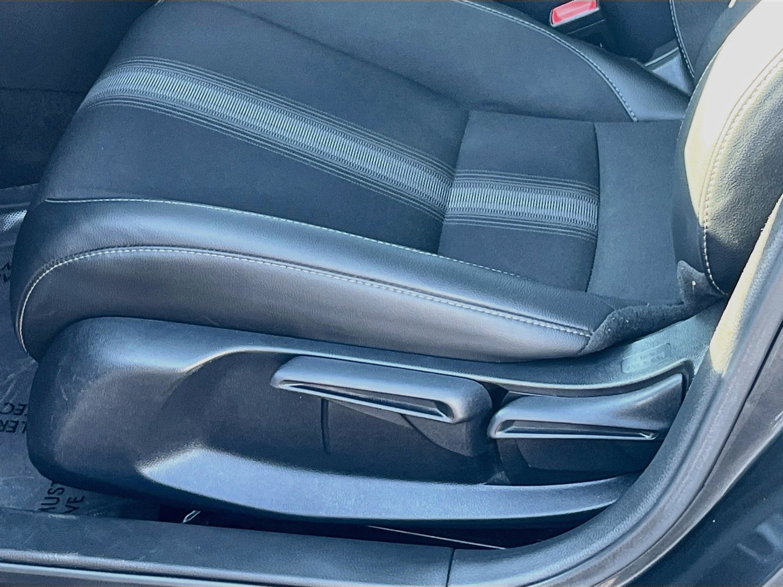 Used 2025 Honda Civic Sport image 19