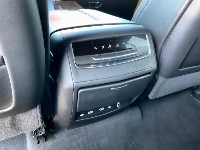 Used 2021 Cadillac Escalade Sport Platinum AWD/4WD image 12