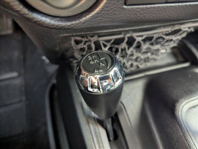 Used 2015 Jeep Wrangler Unlimited Rubicon w/ Connectivity Group image 13