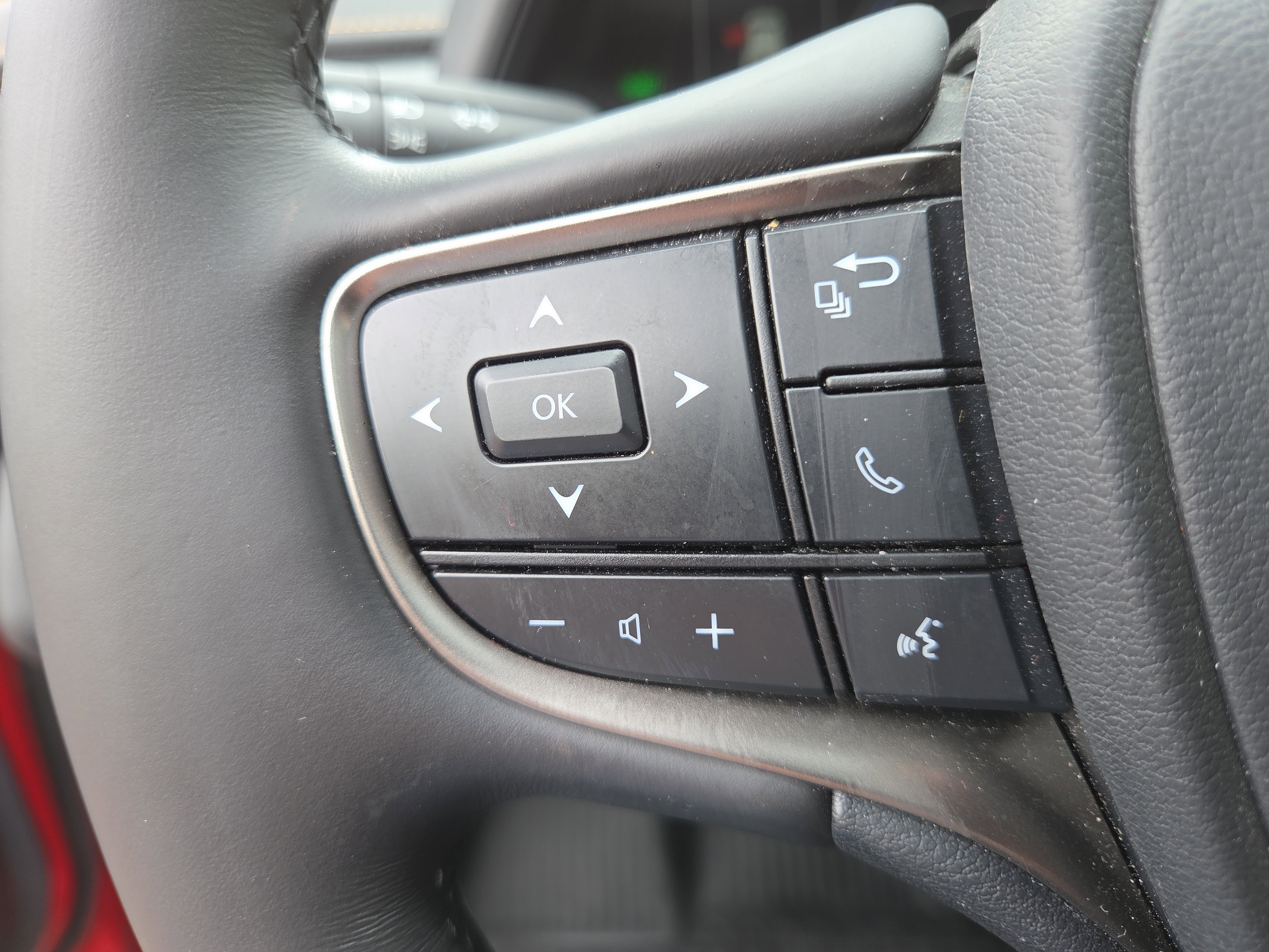 Used 2024 Lexus UX 250h AWD w/ Premium Package image 26
