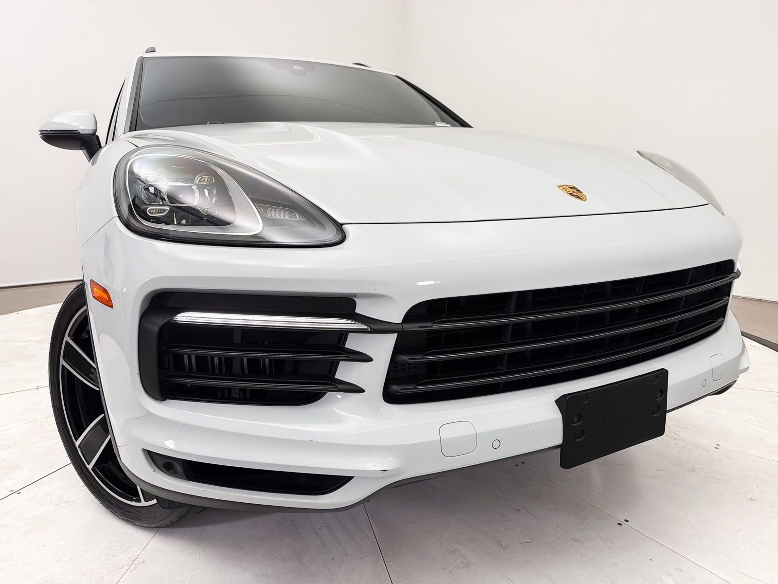 Used 2019 Porsche Cayenne S AWD/4WD image 2