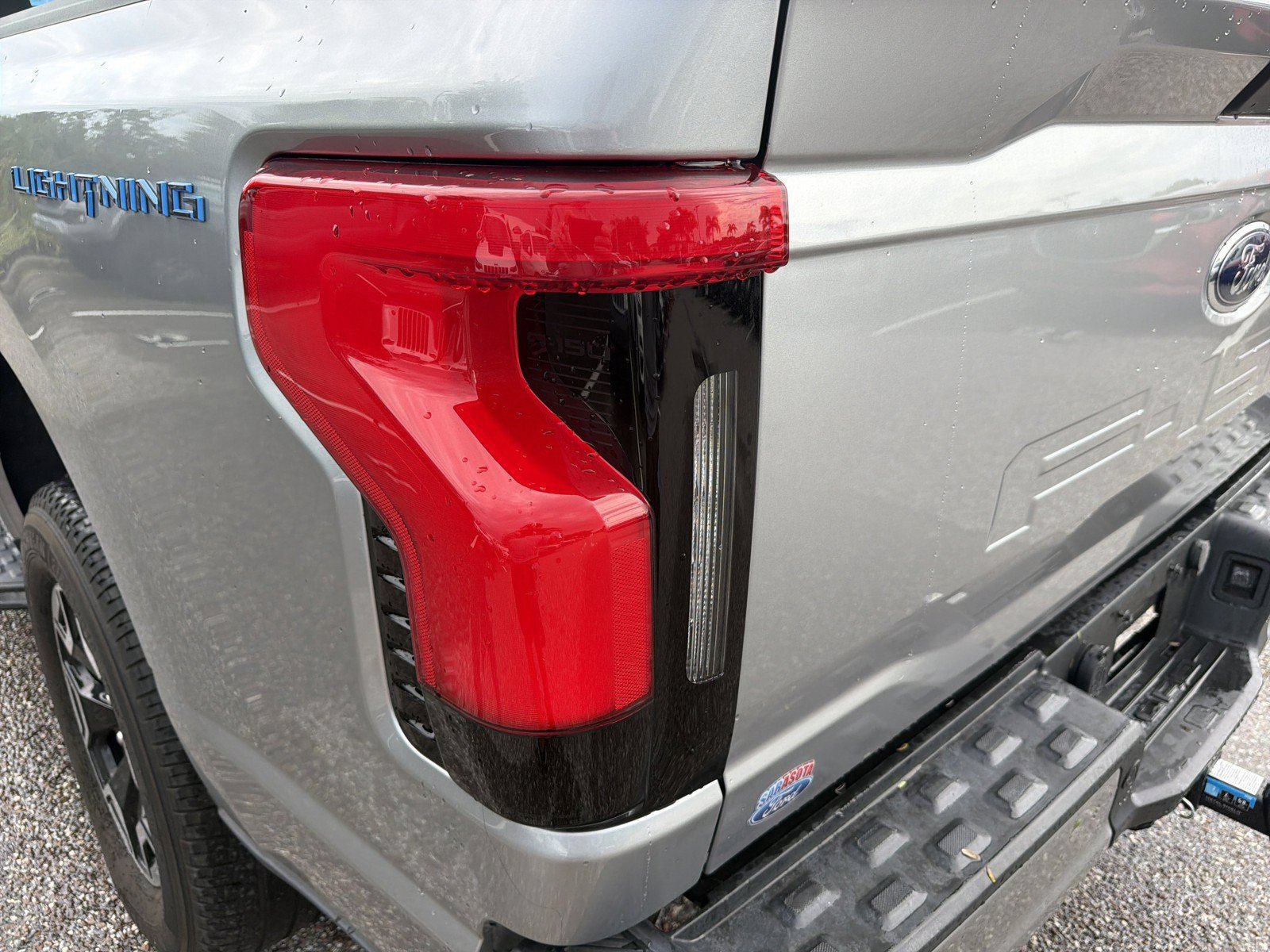 Used 2023 Ford F150 Lightning XLT AWD/4WD image 11