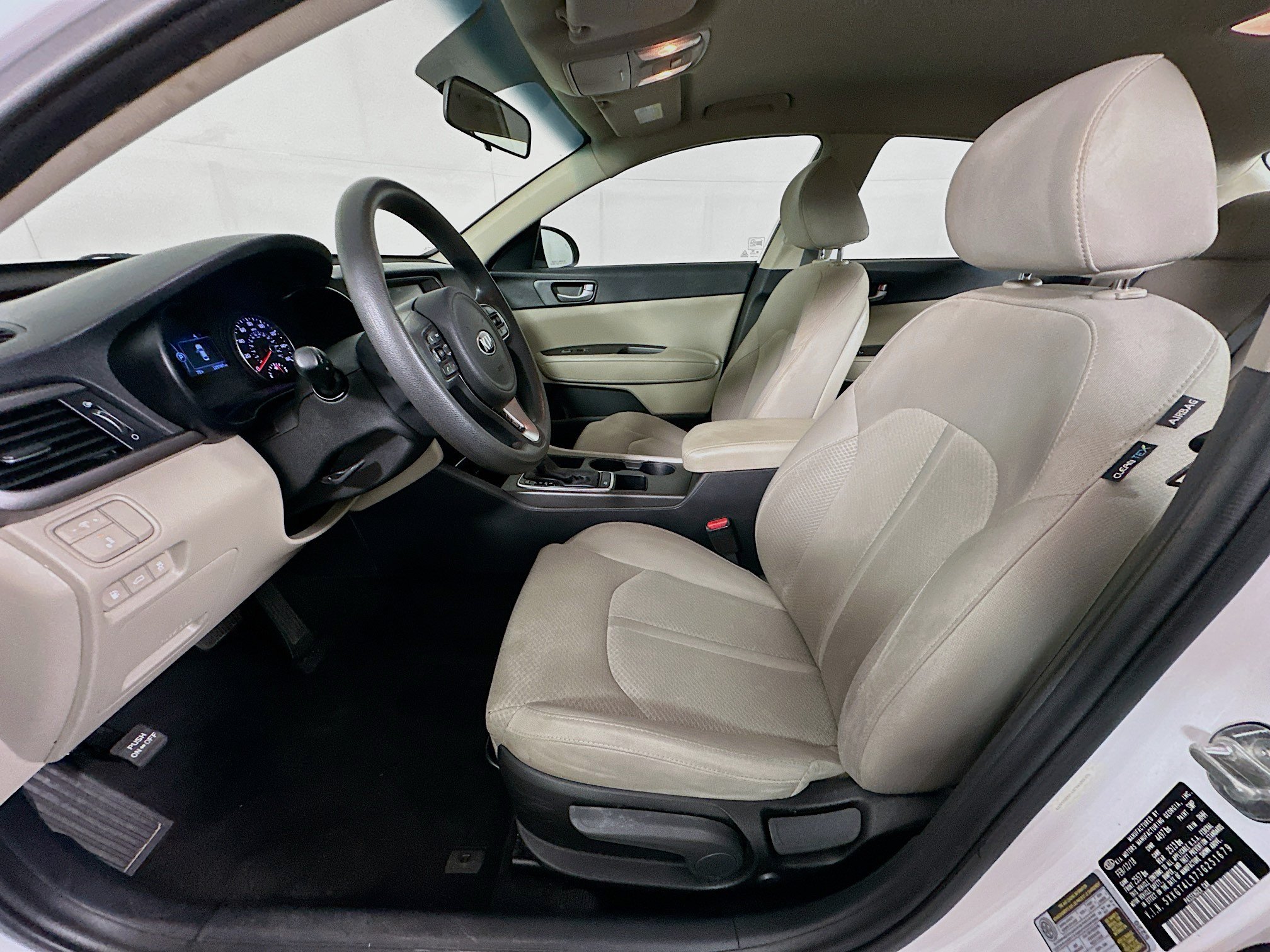 Used 2018 Kia Optima LX w/ 17" Alloy Wheels Package FWD image 13
