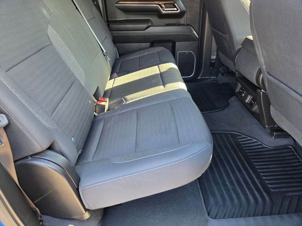 Used 2023 Chevrolet Silverado 1500 LT AWD/4WD image 18