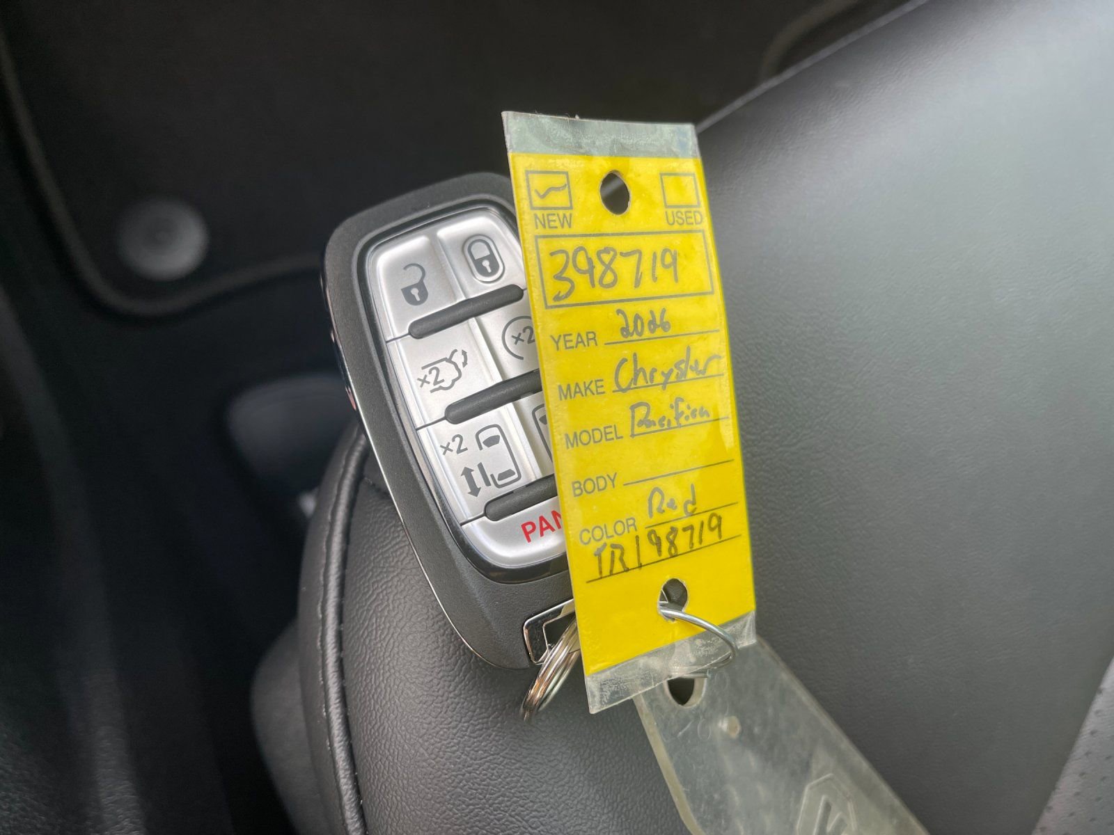 New 2026 Chrysler Pacifica Select image 9