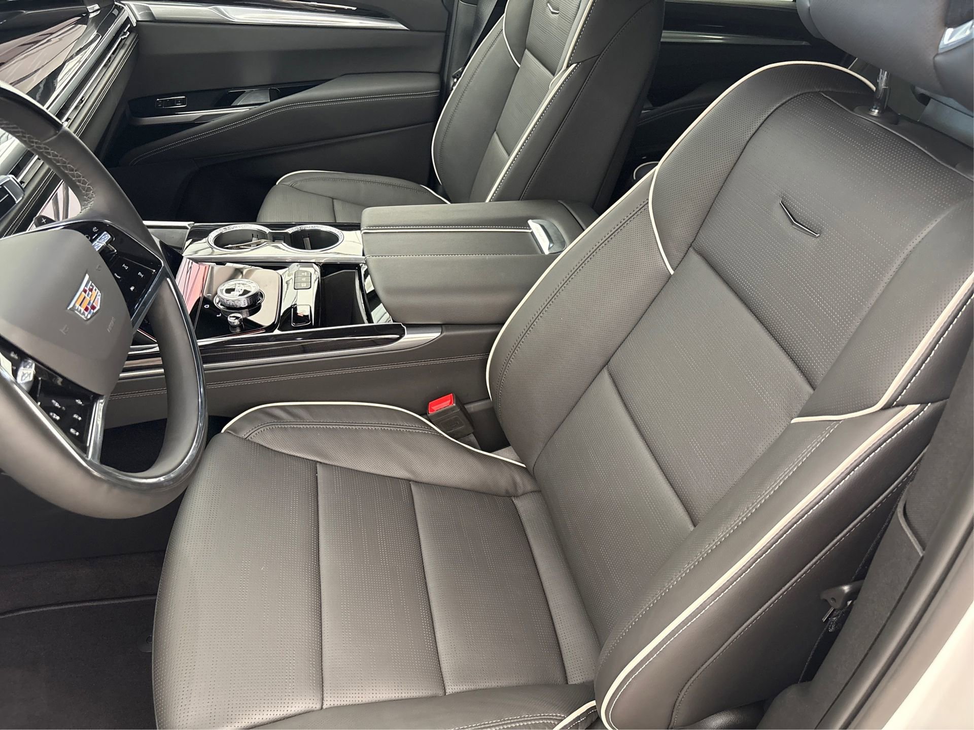 New 2025 Cadillac Escalade ESV Sport w/ Touring Package image 9