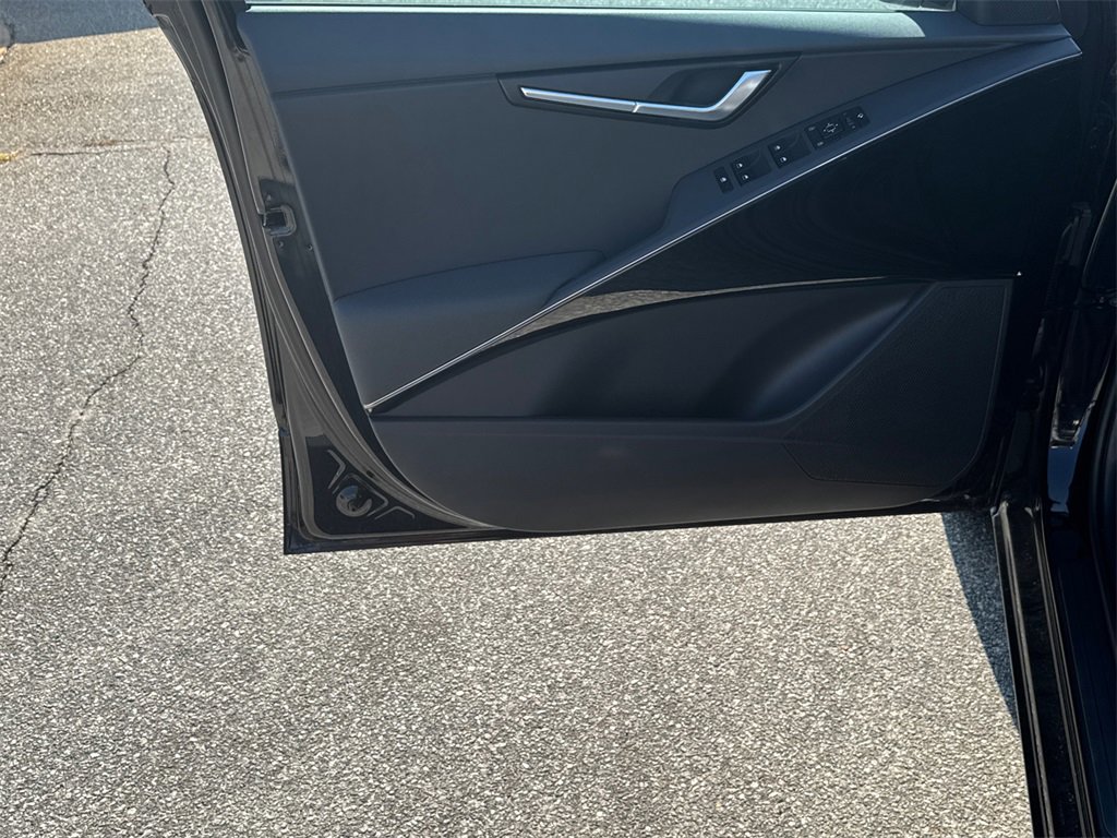 New 2024 Kia Niro EX Touring image 10